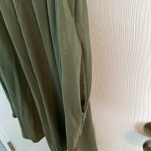 Short sleeve maternity dress size small olive green - Picture 3 of 5